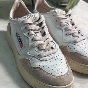 AUTRY SNEAKERS
MEDALIST LOW SNEAKERS IN SUPER-SOFT WHITE NAPPA